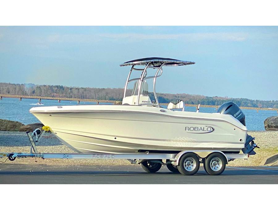 2021 Robalo R202 Explorer with SG600 Boat T-Top