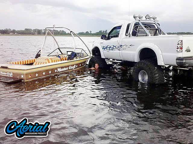 1982 Stars 'N Stripes 190 with Ascent 2.0 Wakeboard Tower
