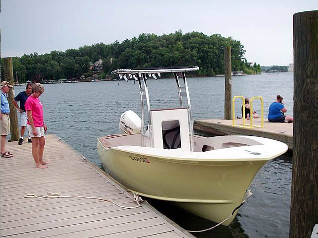 Custom cold moulded 20' carolina style with SG300 Boat T-Top