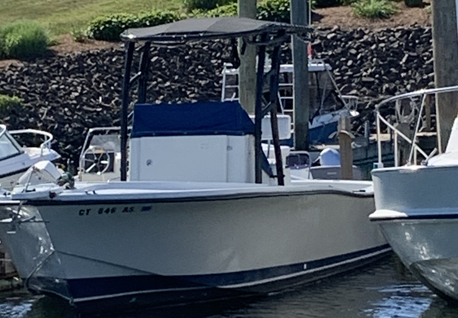 1986 Rampage Center Console with SG900 Boat T-Top