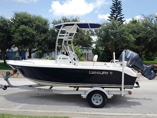 2009 Century 1801 with SG300 Boat T-Top