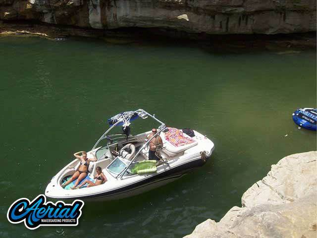 2004 Sea Ray 220 Bowrider with Assault Wakeboard Tower