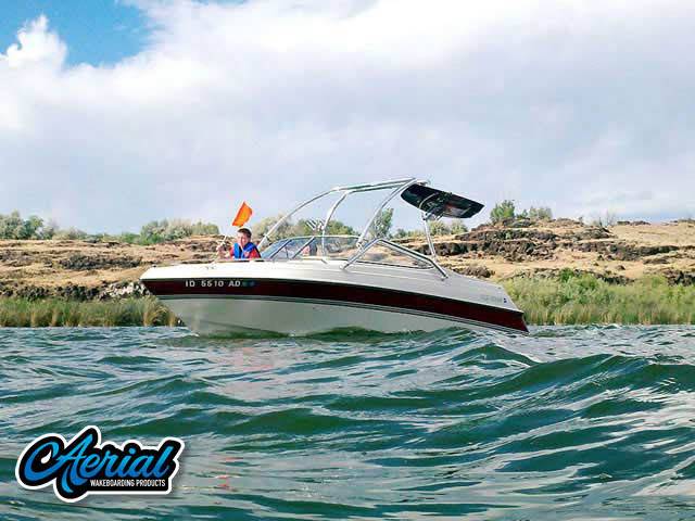 1995 Four Winns Horizon 200 with Airborne 2.0 Wakeboard Tower