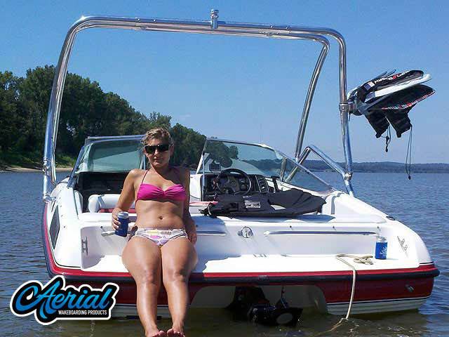 1993 Chapparal SL200 with Airborne 2.0 Wakeboard Tower — customer install photo