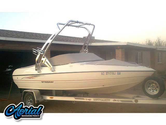 2006 Stingray with FreeRide Wakeboard Tower