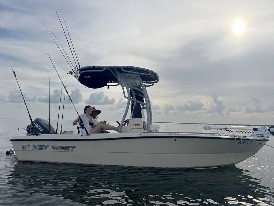 1993 Key West 1900 Sportsman with SG900 Boat T-Top