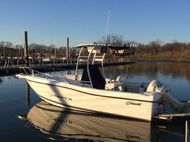 2000 Striper Seaswirl with SG300 Boat T-Top
