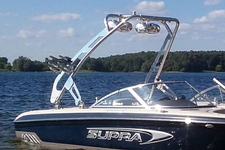 2004 Supra Santera with FreeRide Wakeboard Tower