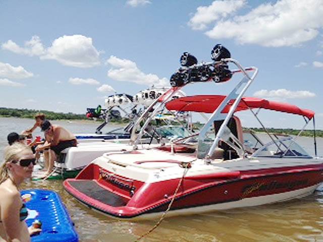 1996 Ski Challenger with FreeRide Wakeboard Tower