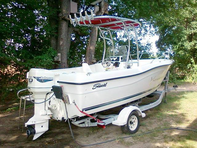 2000 Sea Swirl Stiper with SG600 Boat T-Top