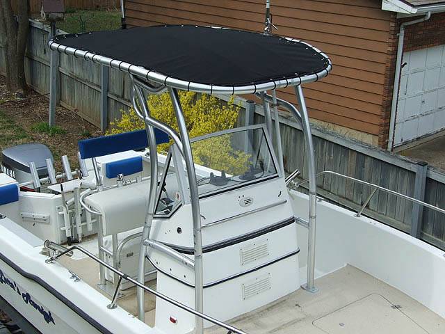 1987 Trophy Center Console 19' with SG600 Boat T-Top