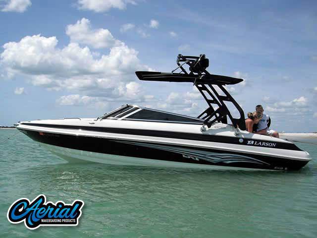 2007 Larson 228 LXI with FreeRide Wakeboard Tower