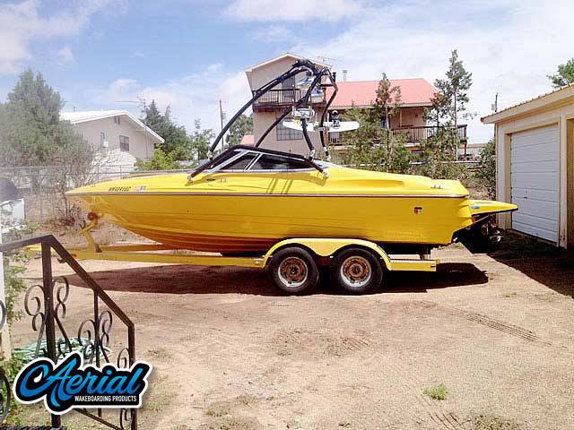 2001 Mariah Z212 with Airborne Wakeboard Tower
