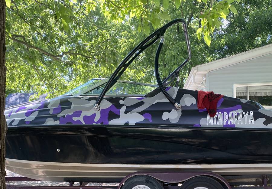 1993 Crownline 225 with Ascent 2.0 Wakeboard Tower