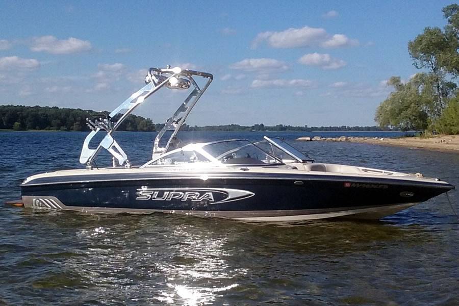 2004 Supra Santera with FreeRide Wakeboard Tower