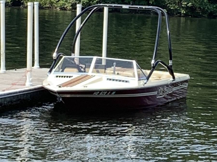 1982 Ski Supreme with Airborne Wakeboard Tower