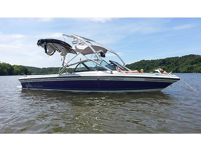 1997 Supra Vision with Airborne Wakeboard Tower