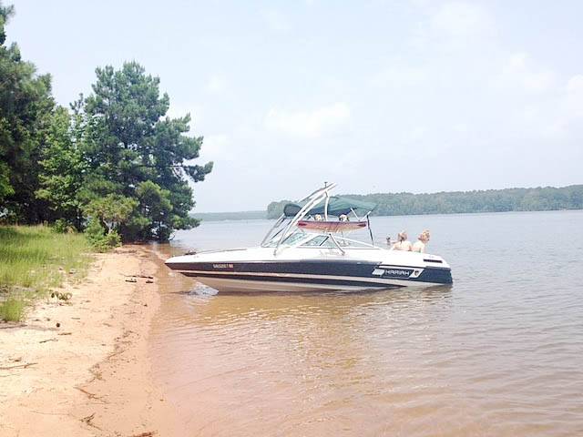 1994 Mariah Tulare 200 with Ascent Wakeboard Tower