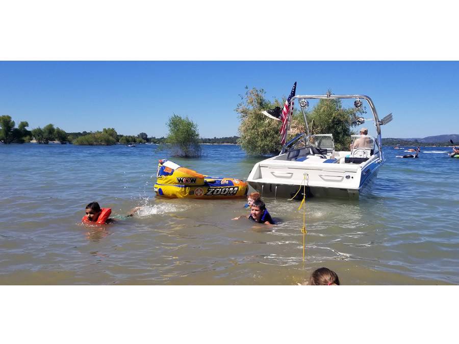 1994 Reinell 196 BRXL with Airborne Wakeboard Tower