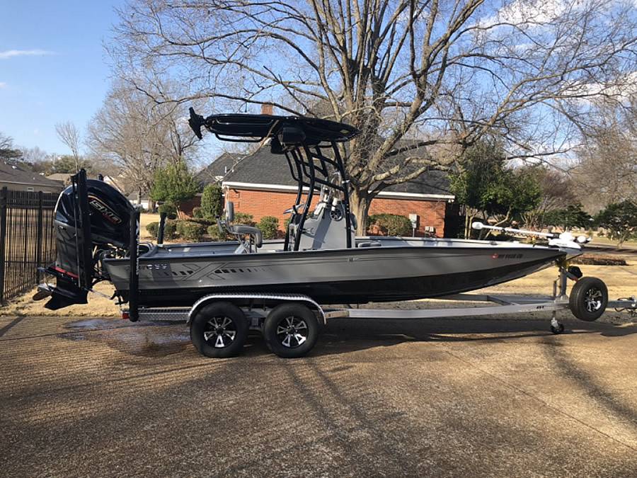 2022 Xpress H22 Bay with SG900 Boat T-Top