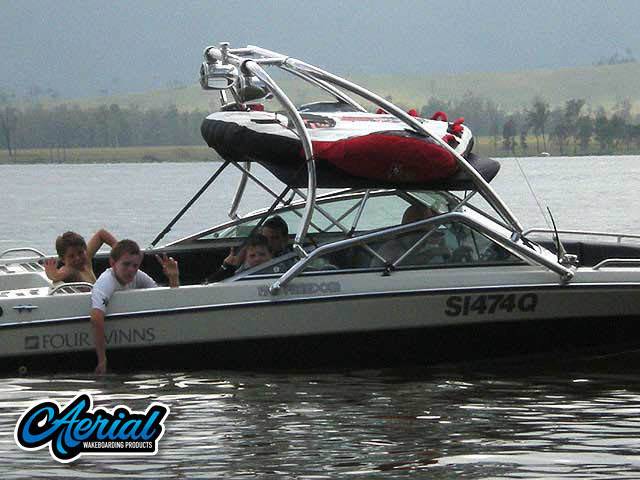 1990 Four Winns 190 Freedom with Airborne 2.0 Wakeboard Tower