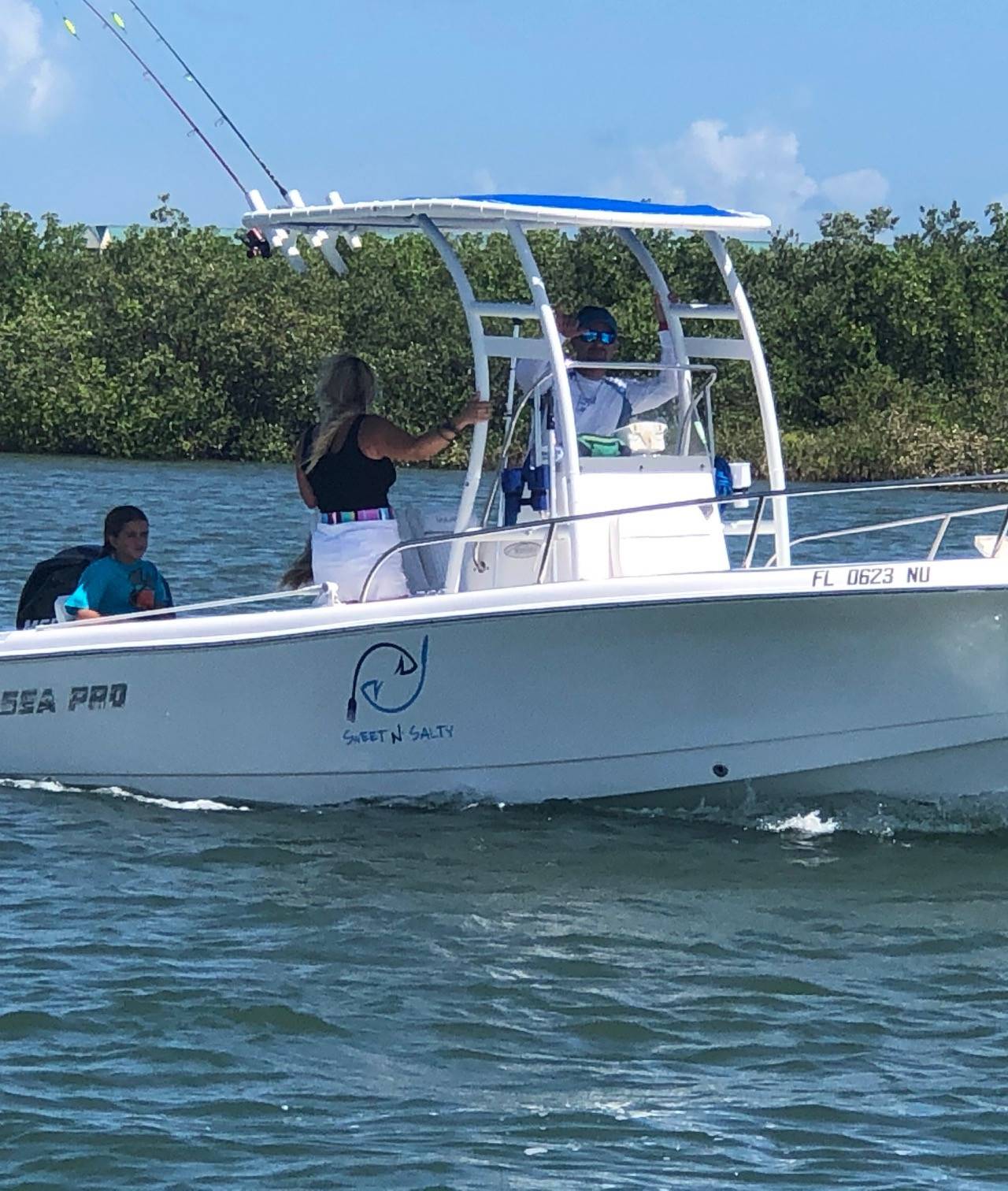 2008 Sea Pro 186 CC with SG300 Boat T-Top