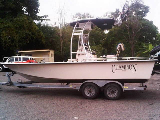 Champion CC 23' with SG300 Boat T-Top