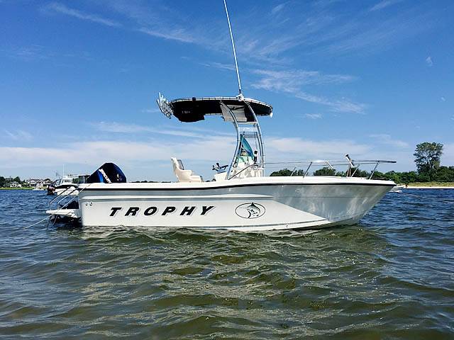2000 Trophy 1903 with SG300 Boat T-Top