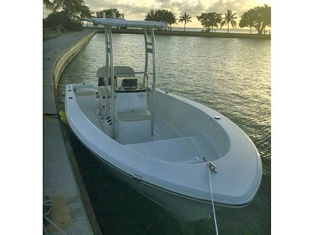 2017 Sportsman Island Reef 19' with SG300 Boat T-Top