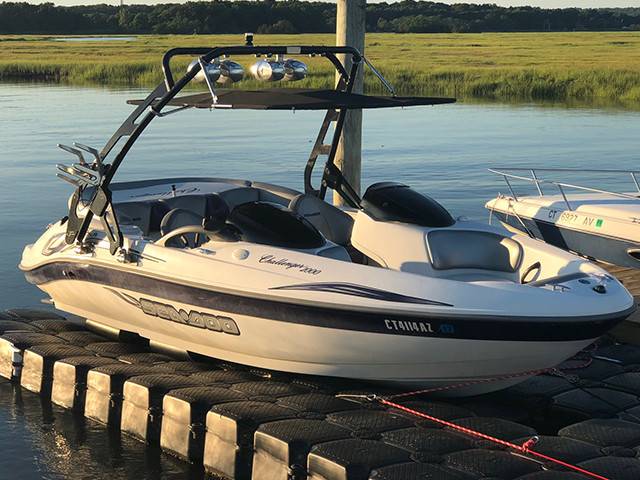 2003 Sea Doo Challenger with FreeRide Wakeboard Tower