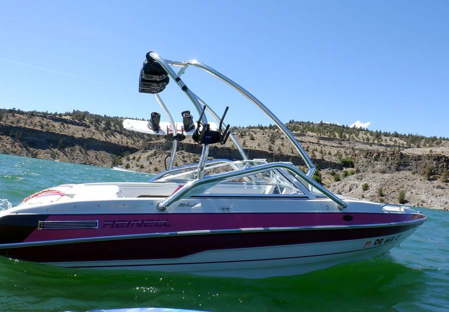 1993 Reinell BRXL with Airborne Wakeboard Tower — customer install photo