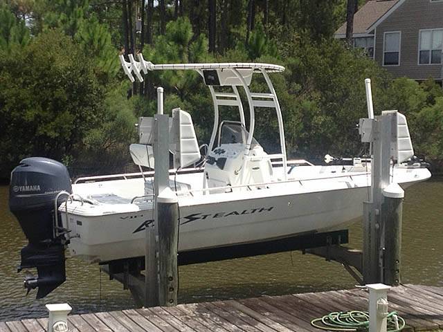 2005 Bay Stealth VIP 2030 with SG300 Boat T-Top