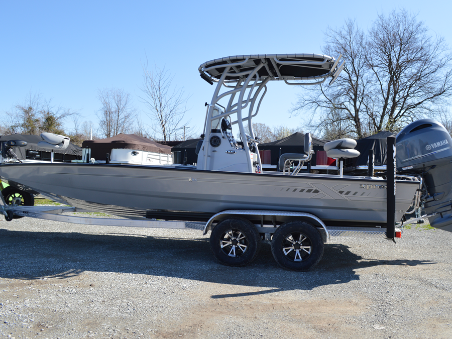 2020 Xpress H24 Bay with SG900 Boat T-Top