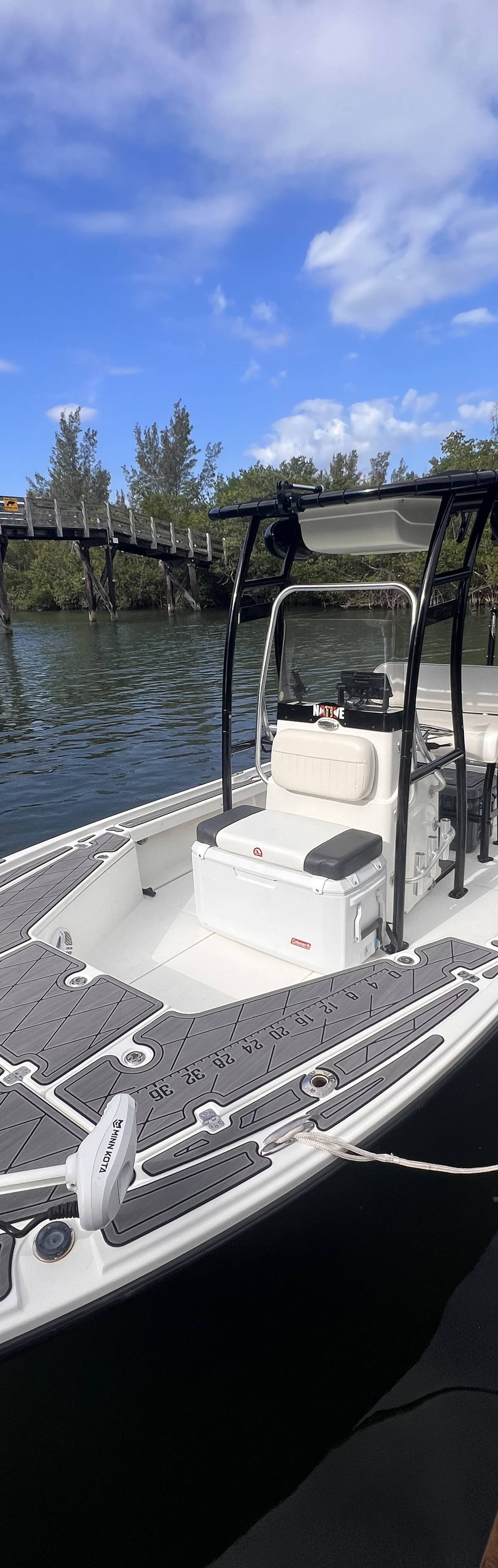 2014 Mako 21lts with SG300 Boat T-Top