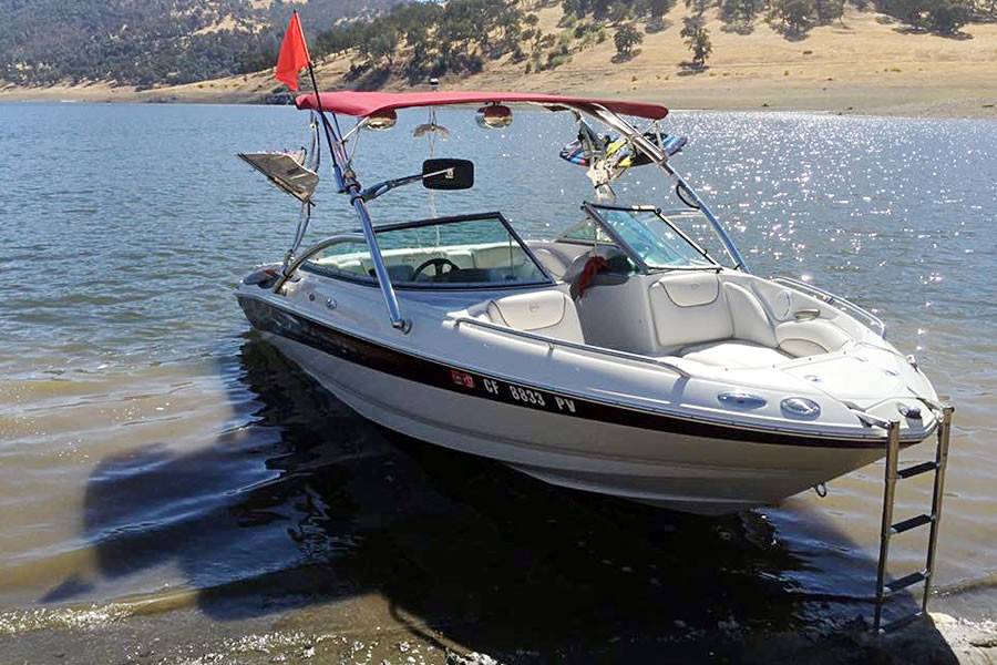 2004 Crownline LS216 with Assault Wakeboard Tower