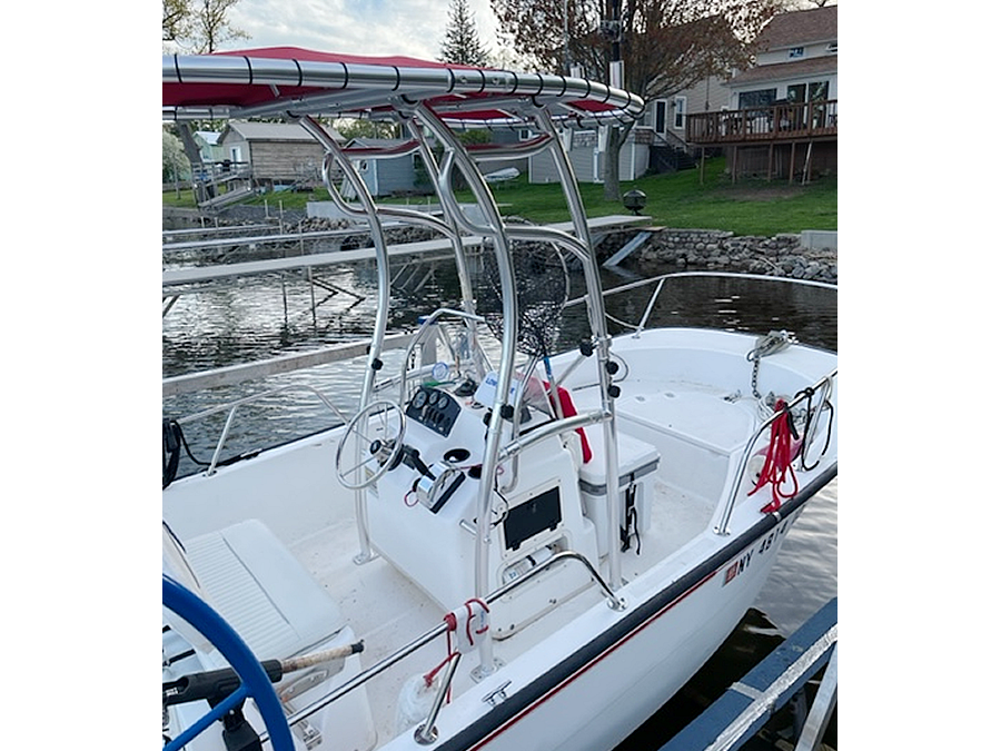 2003 Boston Whaler Montauk 17 with SG600 Boat T-Top