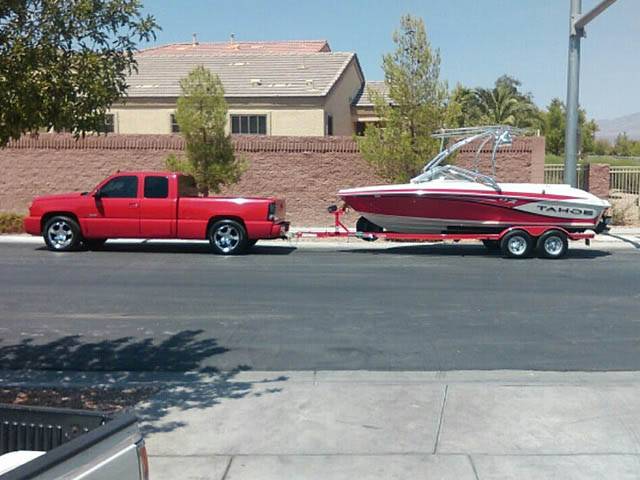 2014 Tahoe Q7i with Airborne Wakeboard Tower