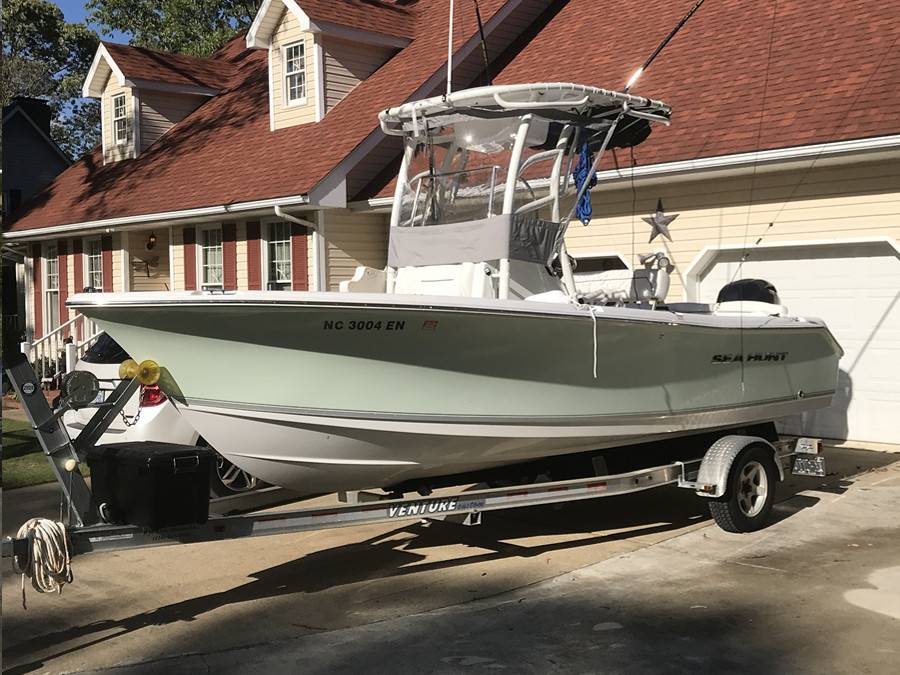2015 Sea Hunt 196