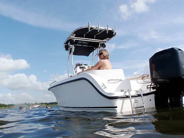 2004 Trophy 1903 with SG600 Boat T-Top