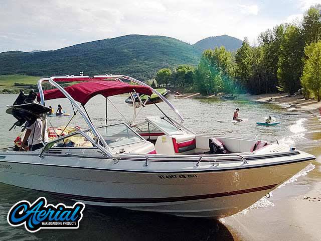 1990 Four Winns 22 ft with Airborne 2.0 Wakeboard Tower