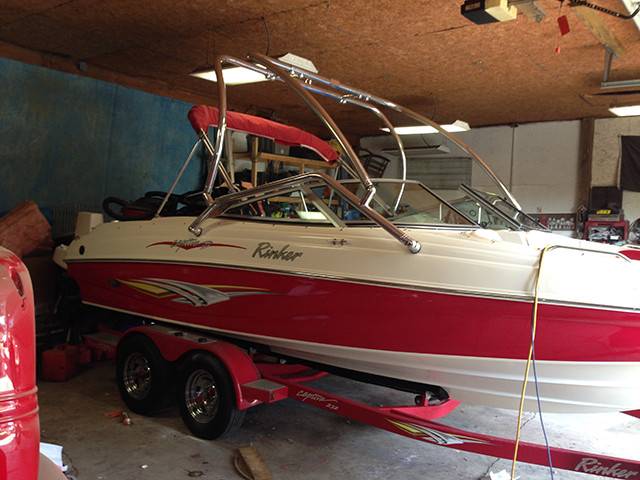 2005 Rinker Captiva 212 with Airborne Wakeboard Tower