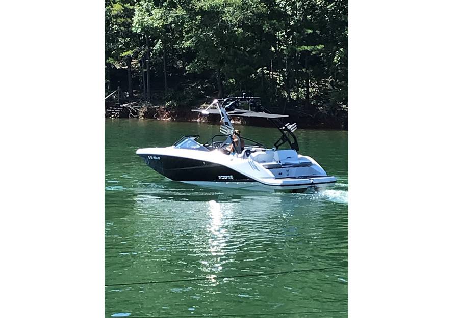 2018 Scarab 215G with FreeRide Wakeboard Tower