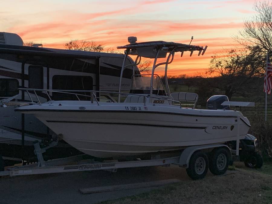 2003 Century 2000 Center Console with SG600 Boat T-Top