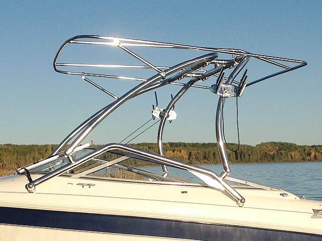 2000 Larson SEI with Airborne 2.0 Wakeboard Tower