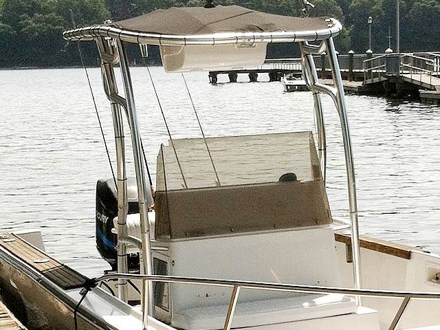 Robalo R-2320 with SG600 Boat T-Top