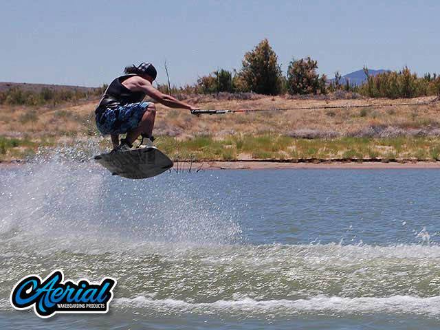 1995 Larson 4.3 Litre Vortek with Airborne 2.0 Wakeboard Tower