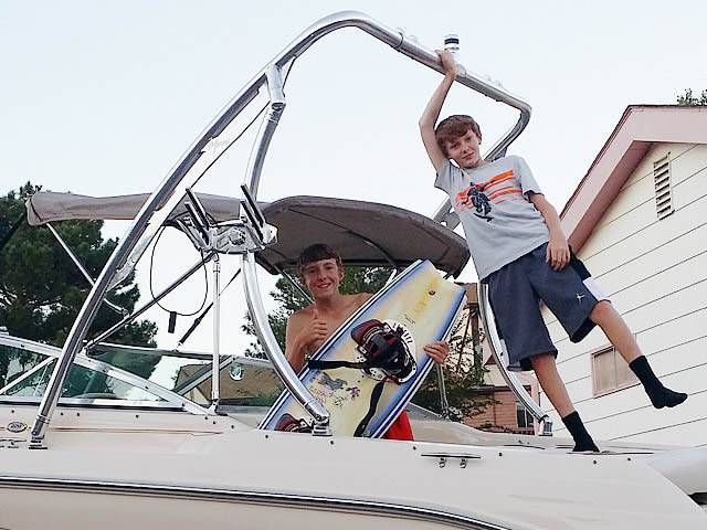 1994 Sea Ray Signature Select 220 with Ascent 2.0 Wakeboard Tower
