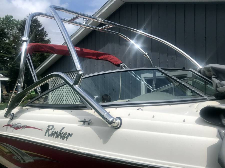 2004 Rinker 212 with Airborne Wakeboard Tower