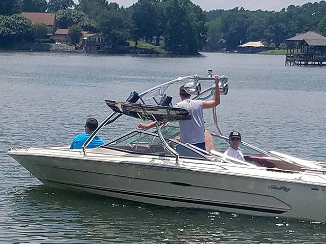 1984 Sea Ray Monaco 20' with Ascent Wakeboard Tower — customer install photo