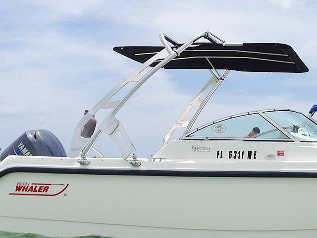2001 Boston Whaler Ventura 21 with FreeRide Wakeboard Tower
